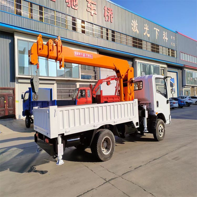 北竿乡三轮随车吊定制 农用改装机自备吊中瑞长期出售